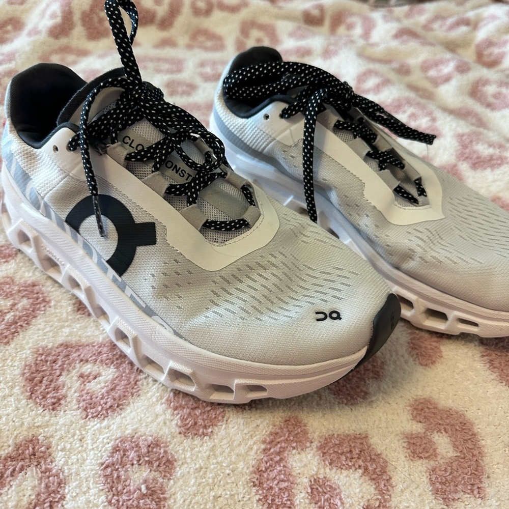 On Cloudmonster Women’s 7.5
